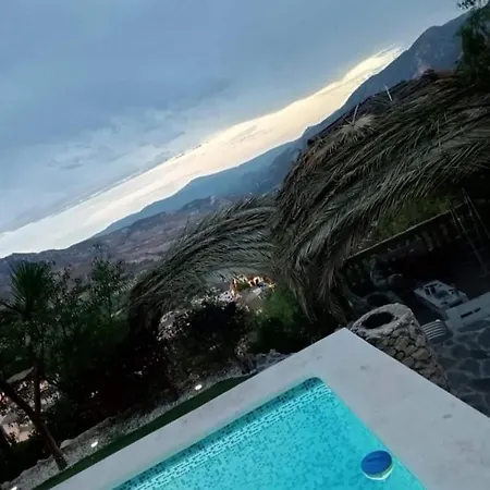 Casa Cueva 